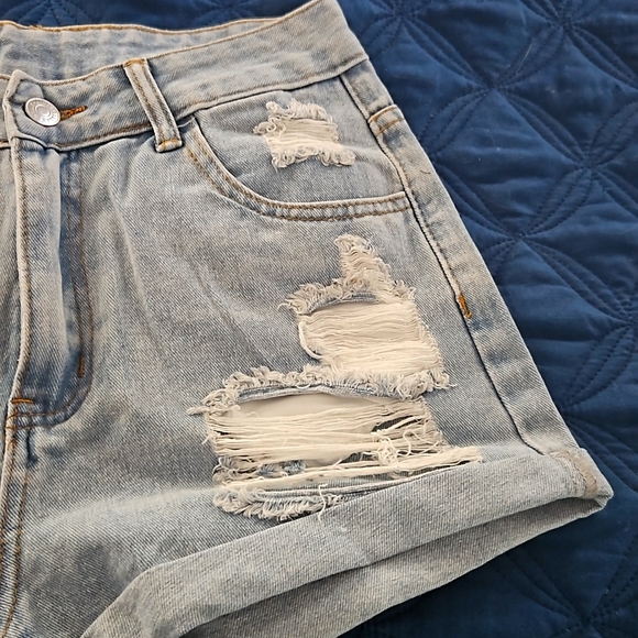Shein Jean shorts - Picture 2 of 4